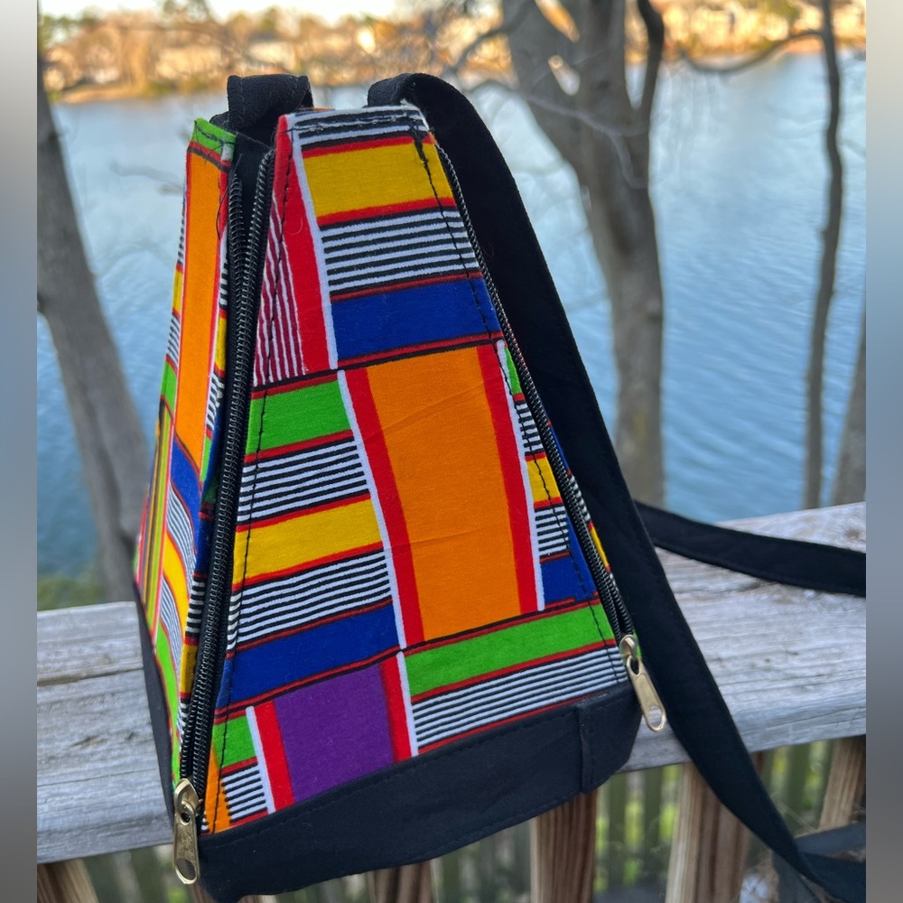 Unique African print purse with zipper closure🐘 - Picture 1 of 8